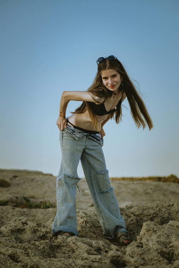 Explore the best y2k baggy jeans for early 2000s style